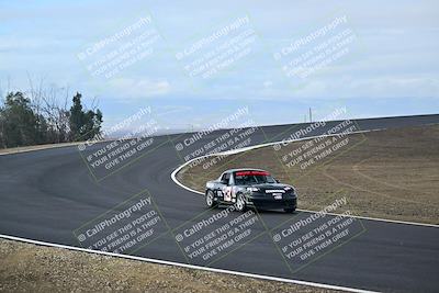 media/Jan-26-2025-CalClub SCCA (Sun) [[cfcea7df88]]/Group 1/Race/